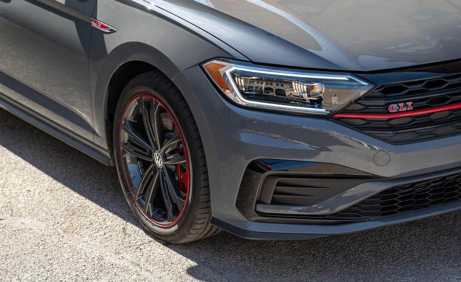 Детали экстерьера Volkswagen Jetta GLI 35th Anniversary 2019 года  (NA) (фото 44 из 44)
